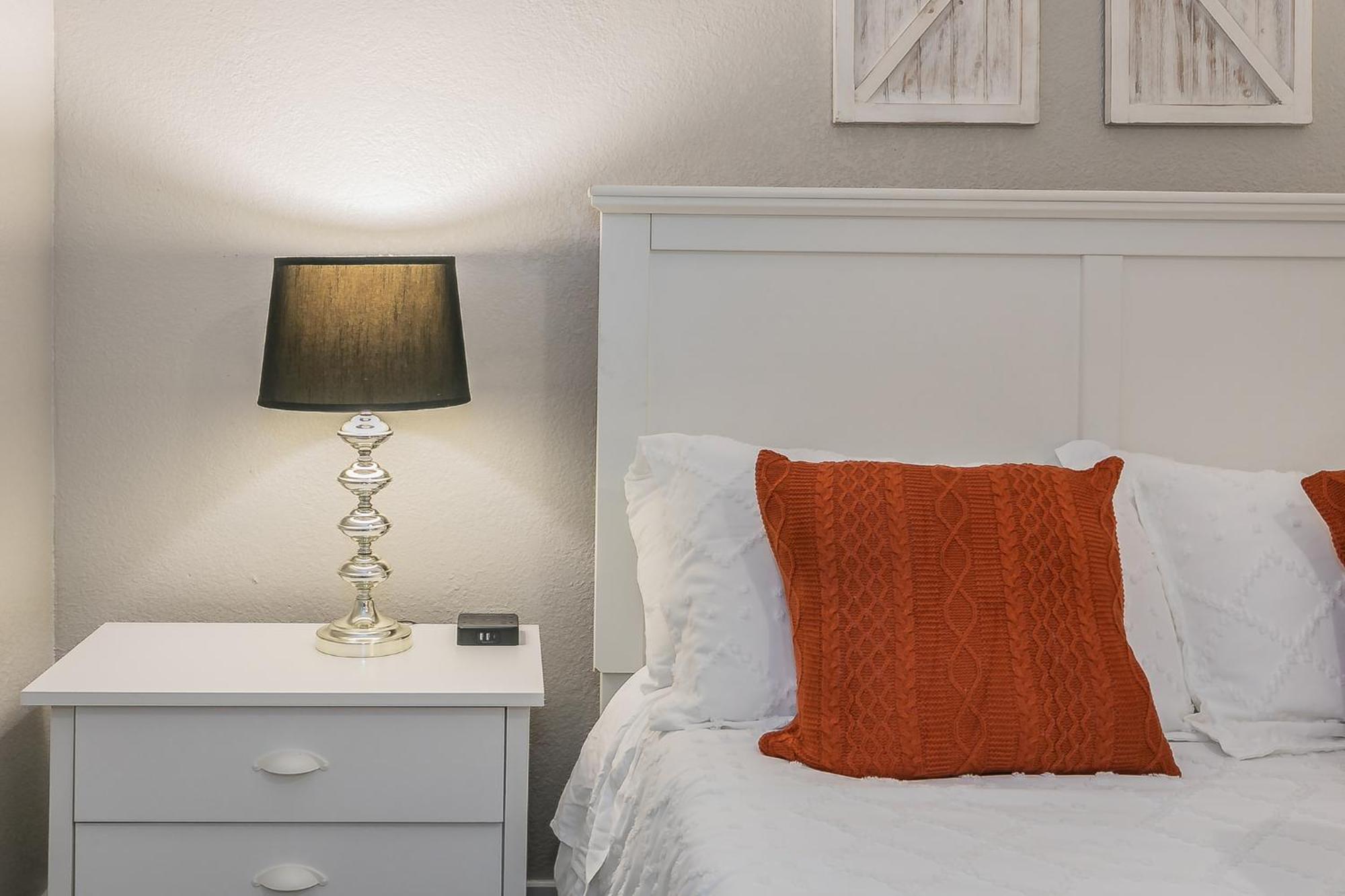 Cozy 2Br Farmhouse Apt - Sleeps 8 - Free Parking! Arlington Exteriör bild
