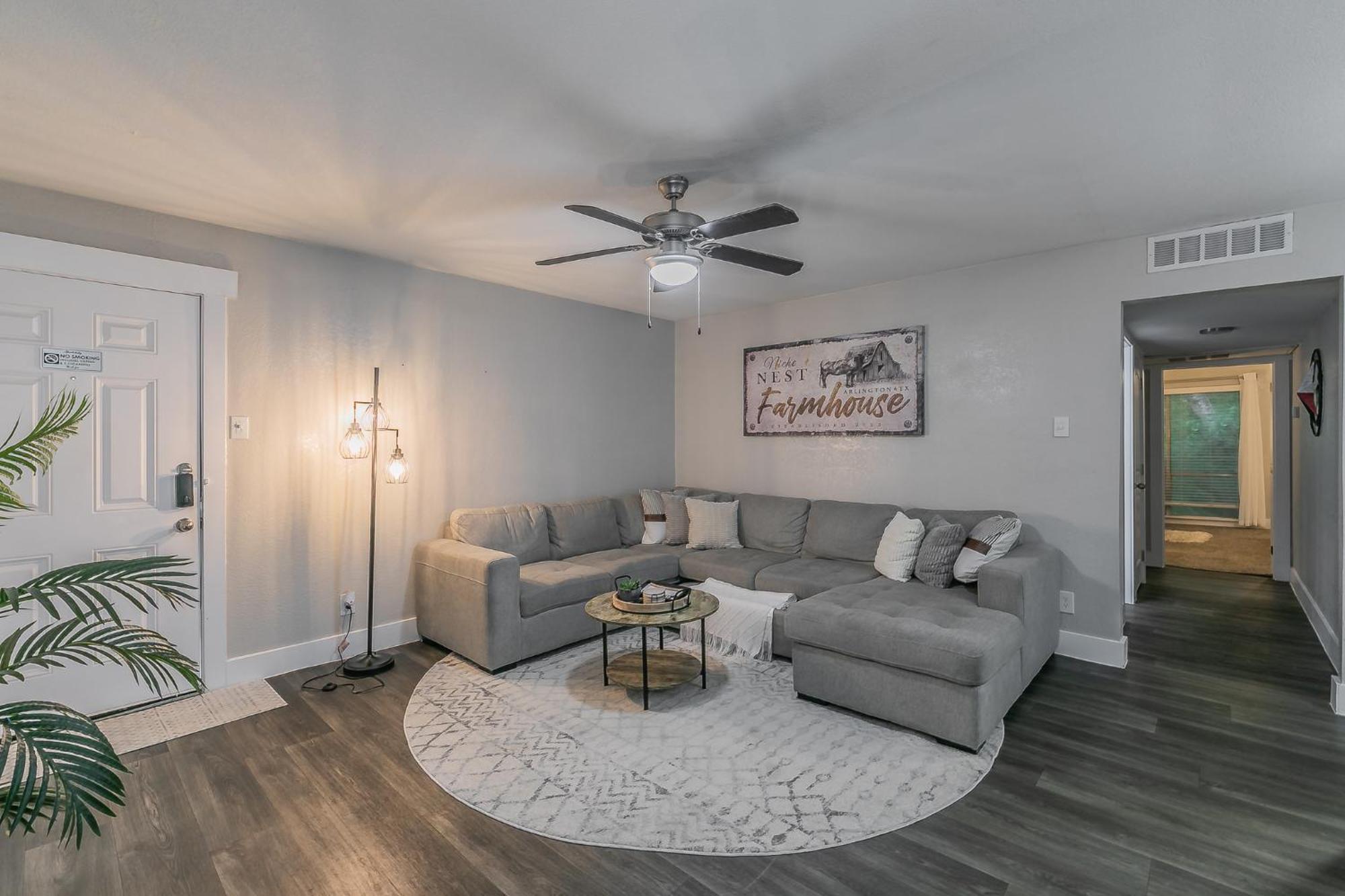 Cozy 2Br Farmhouse Apt - Sleeps 8 - Free Parking! Arlington Exteriör bild
