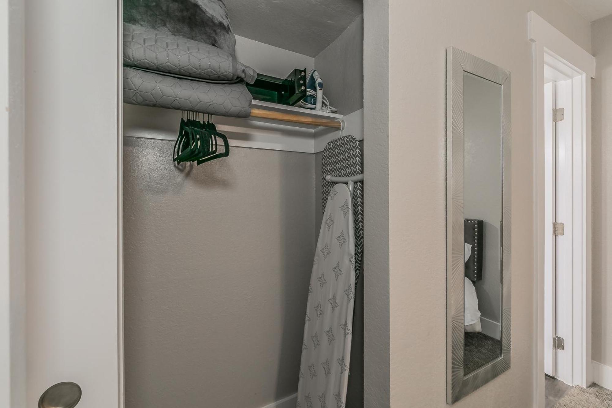 Cozy 2Br Farmhouse Apt - Sleeps 8 - Free Parking! Arlington Exteriör bild