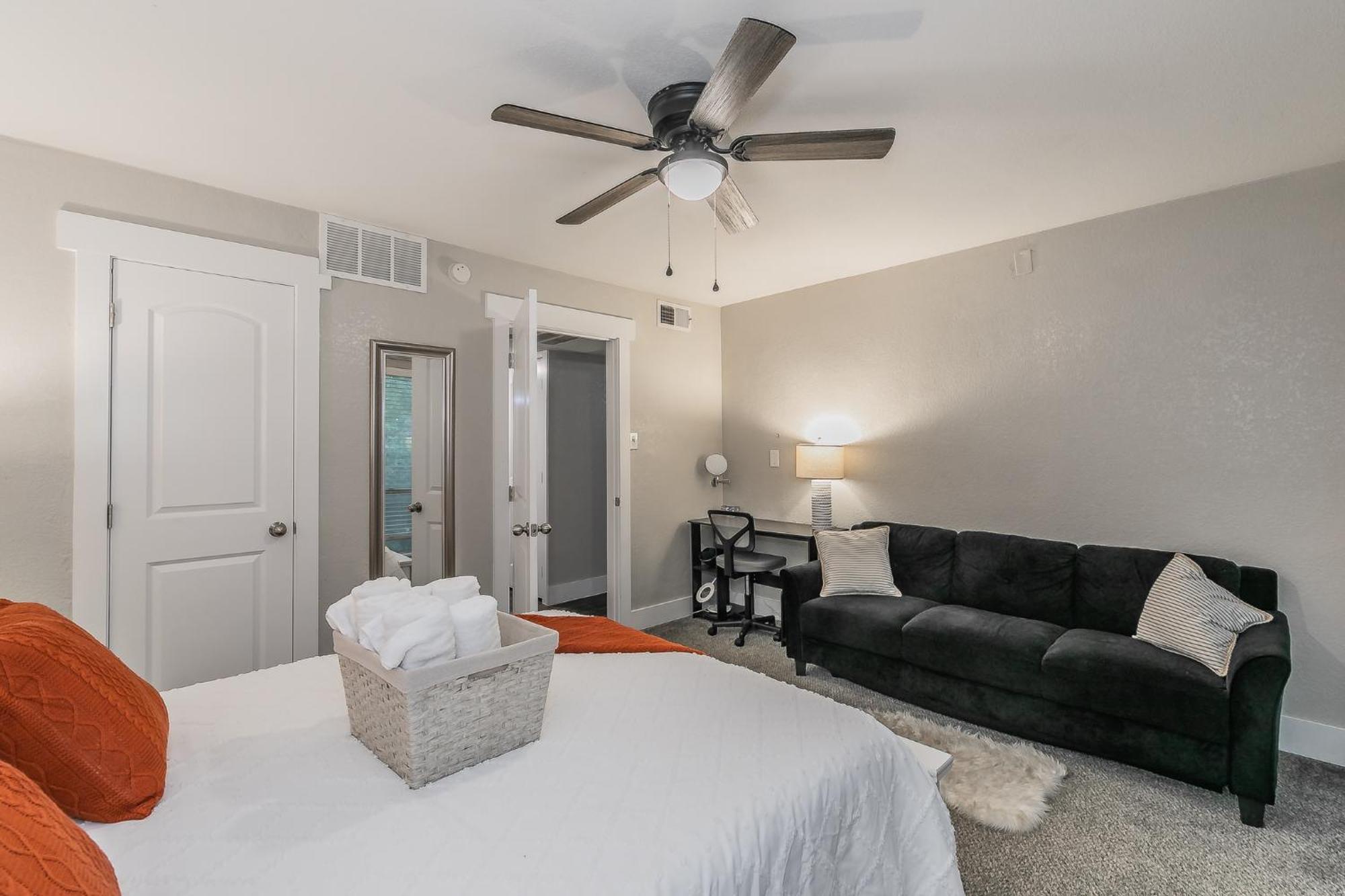 Cozy 2Br Farmhouse Apt - Sleeps 8 - Free Parking! Arlington Exteriör bild