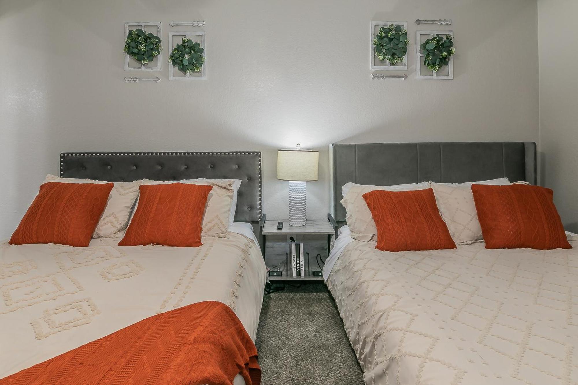 Cozy 2Br Farmhouse Apt - Sleeps 8 - Free Parking! Arlington Exteriör bild