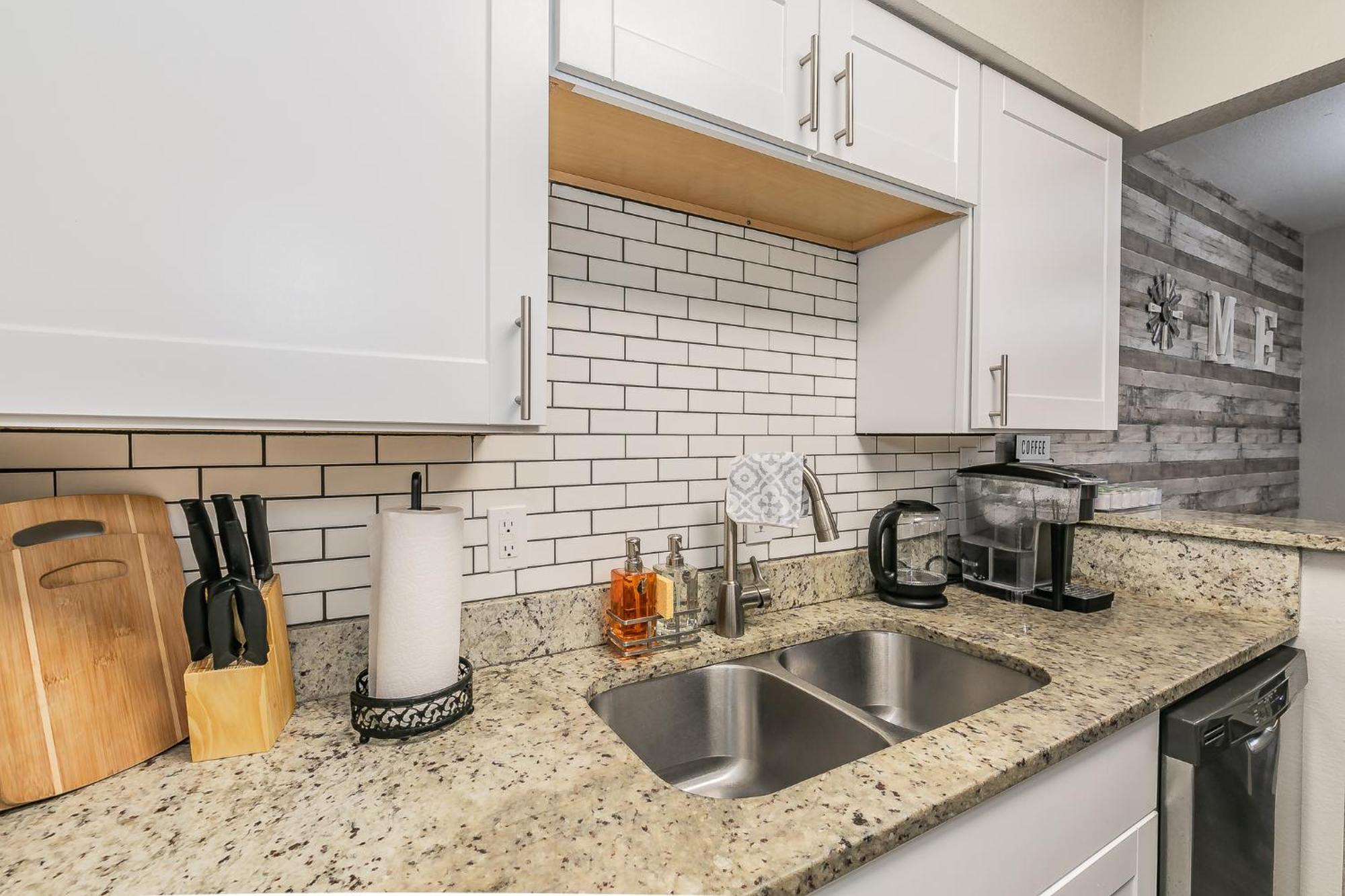 Cozy 2Br Farmhouse Apt - Sleeps 8 - Free Parking! Arlington Exteriör bild