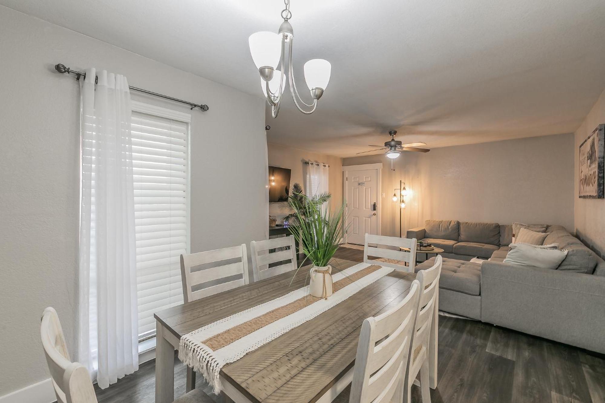 Cozy 2Br Farmhouse Apt - Sleeps 8 - Free Parking! Arlington Exteriör bild