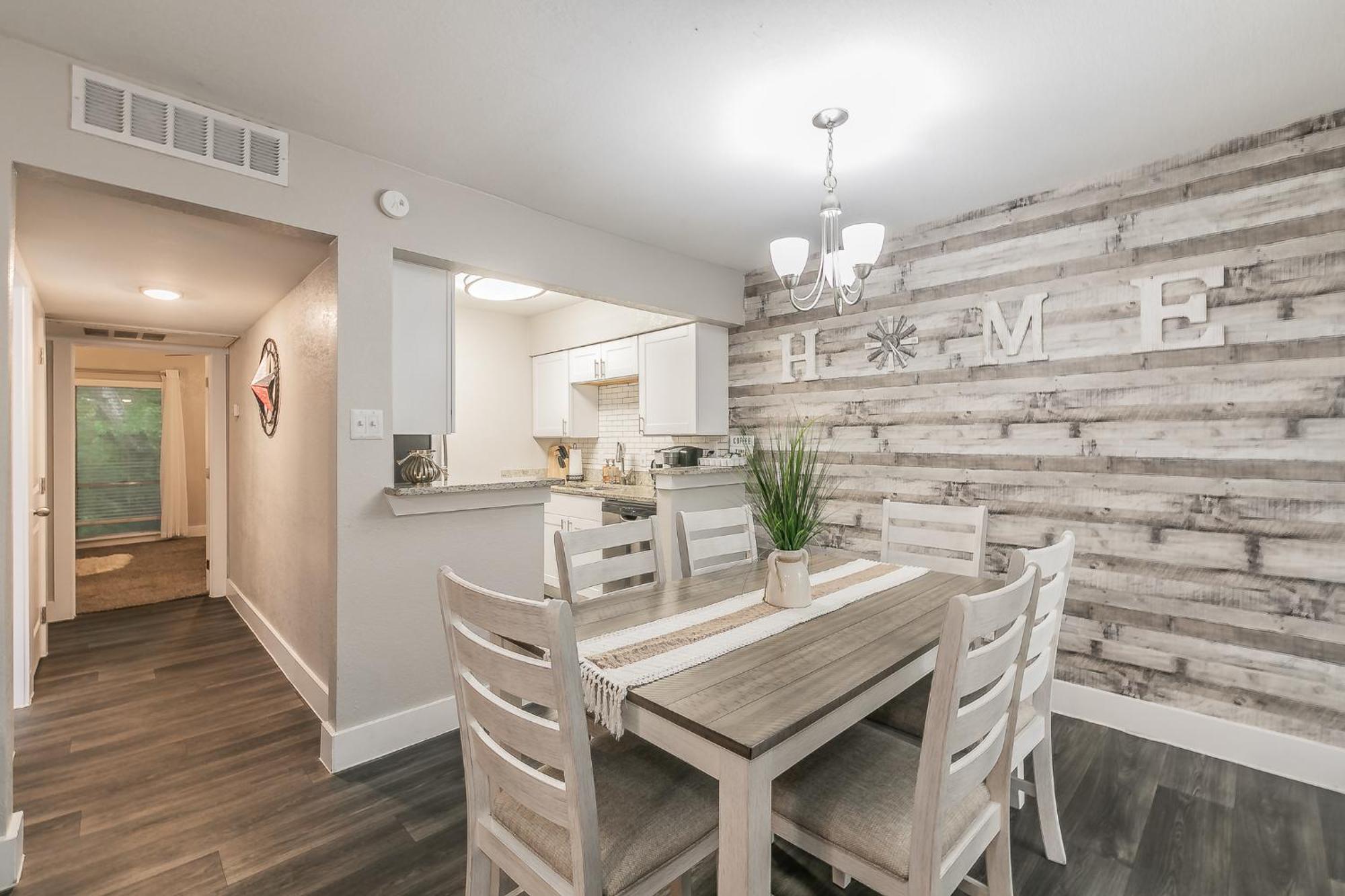 Cozy 2Br Farmhouse Apt - Sleeps 8 - Free Parking! Arlington Exteriör bild